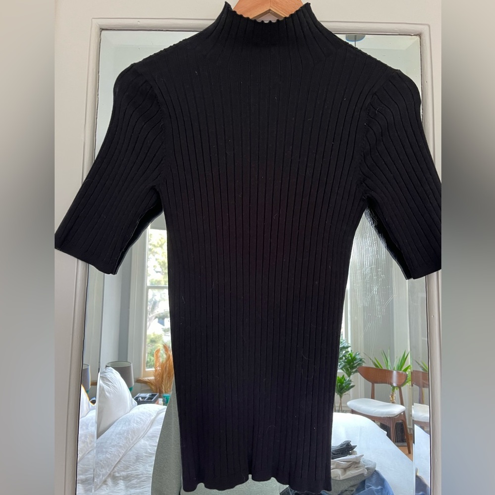 525 Ribbed Mockneck